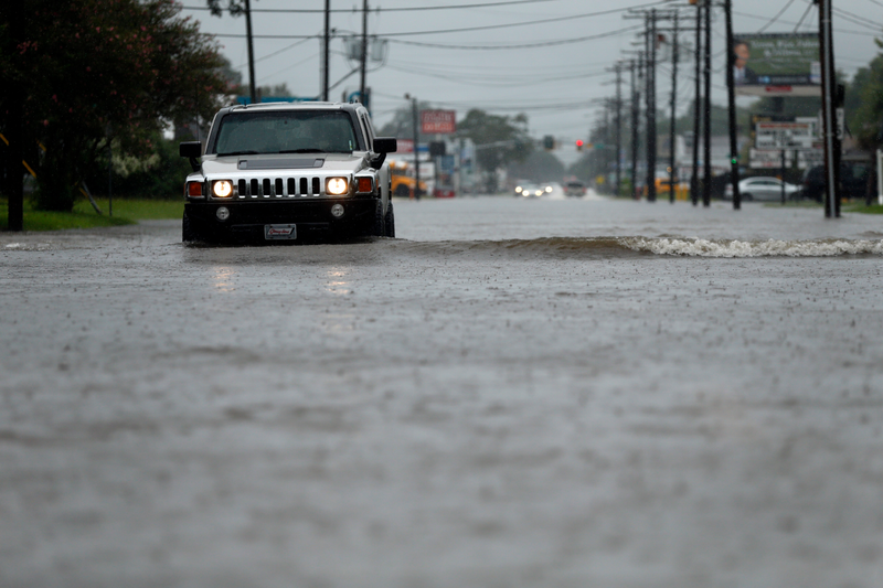 Illustration for article titled These Images From Hurricane Harvey Show Just How Badly Roads Got Flooded